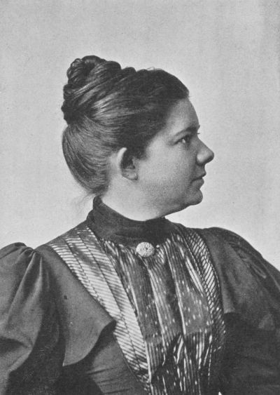 Amy Beach (1867–1944) oli yhdysvaltalainen säveltäjä, jonka musiikki soi äitienpäivänä Pasilan kirjastossa. Kuva: Wikimedia Commons.