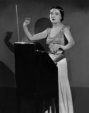 Clara_Rockmore_by_Renato_Toppo1932-236×300@2x